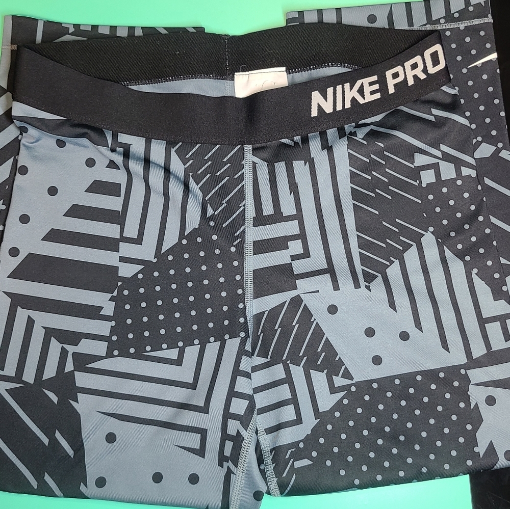 Nike leggings